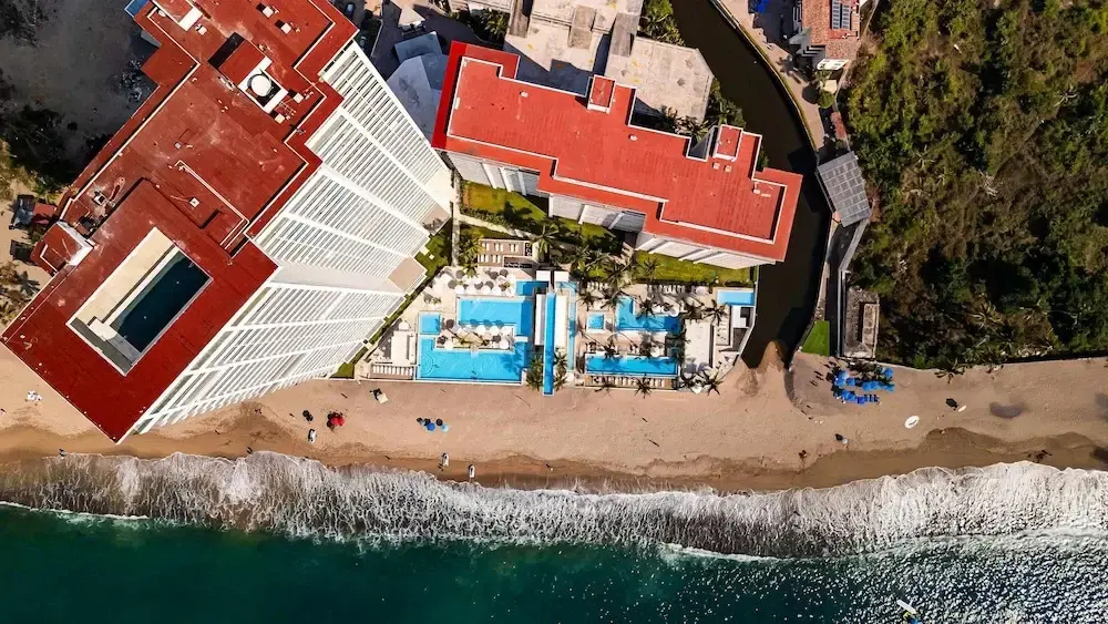 Oceanfront 1BR With Balcony - Sea View Pools