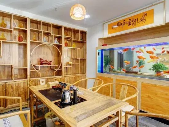Food & Beverage