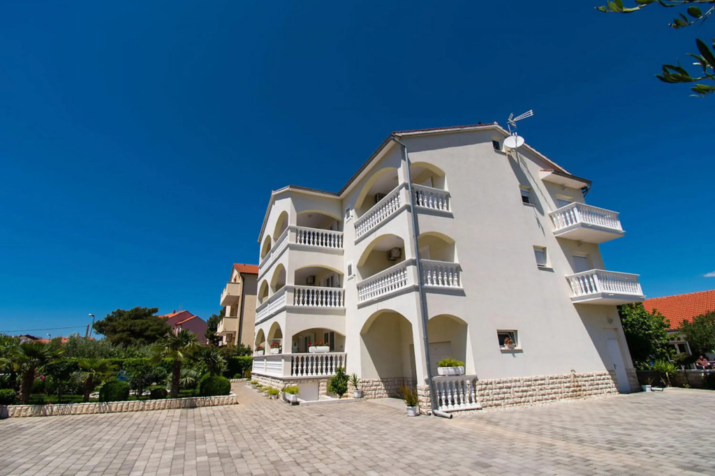 Apartments Kendes