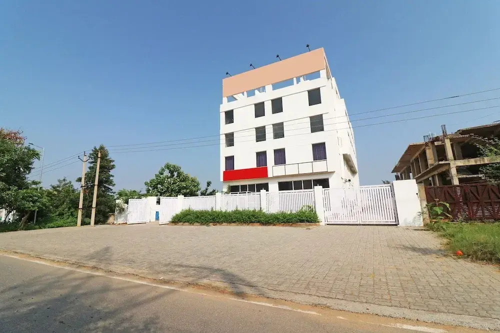 Oyo 18443 Hotel Nano