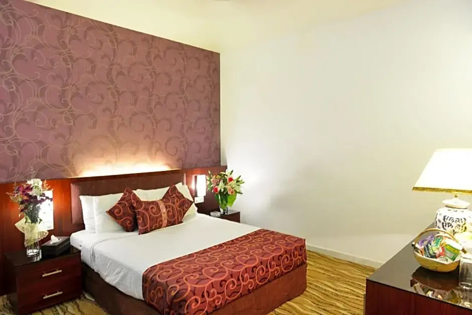 Double Suite (full double bed)