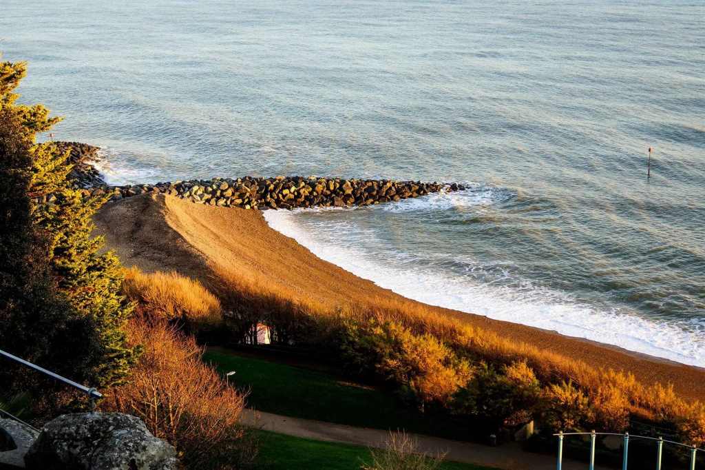 Beach & Waterfront