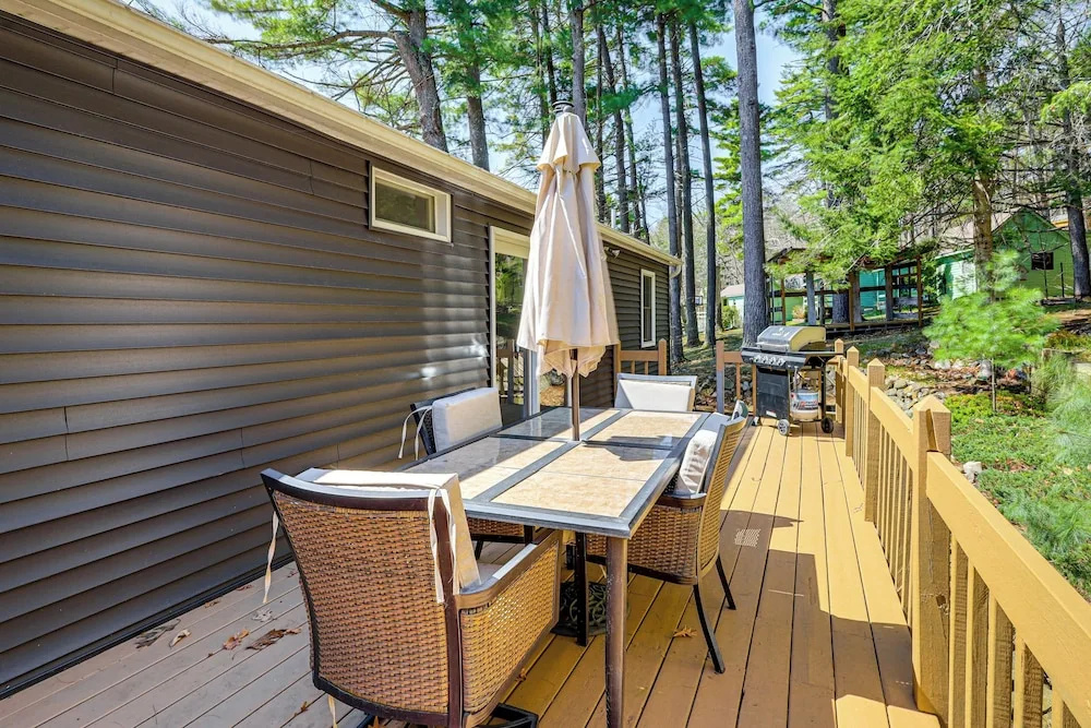 3 Mi to Lake George & Village: Family Home w/ Deck