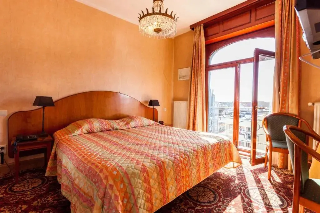 Standard Double room with balcony (full double bed)