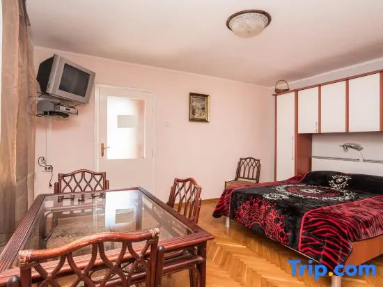 Cozy holiday studio in Umag