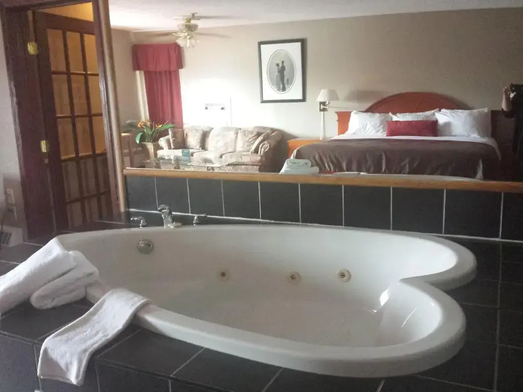 1 Bedroom Deluxe Quadruple Suite