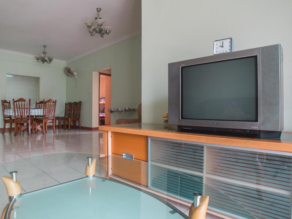 Nana Marina Court