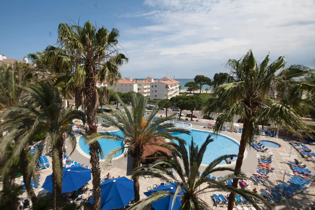 Beach & Waterfront