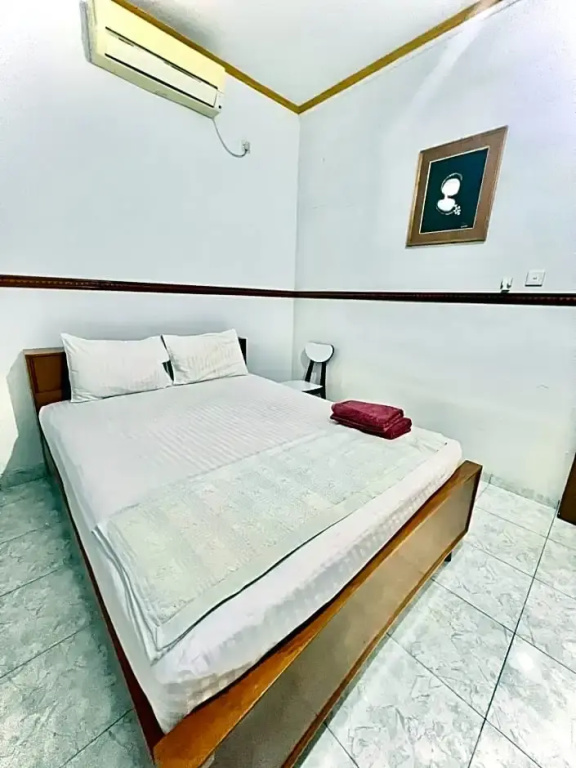 Economy room