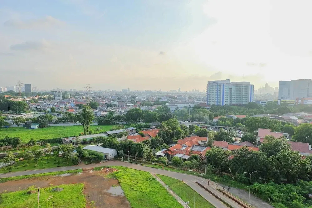 Fully Furnished and Comfortable 2BR Green Pramuka Apartment