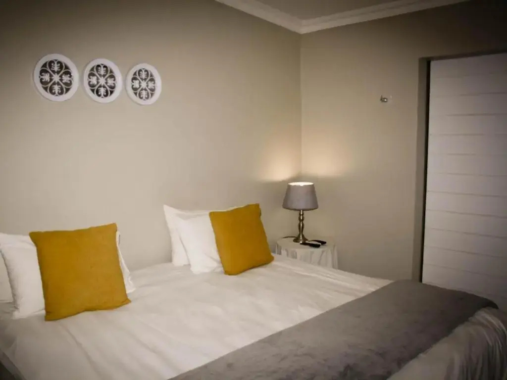 Business Double room (full double bed)