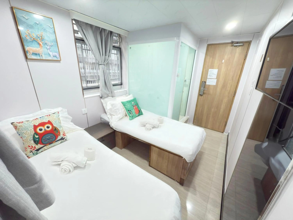 Apple Hostel — 4