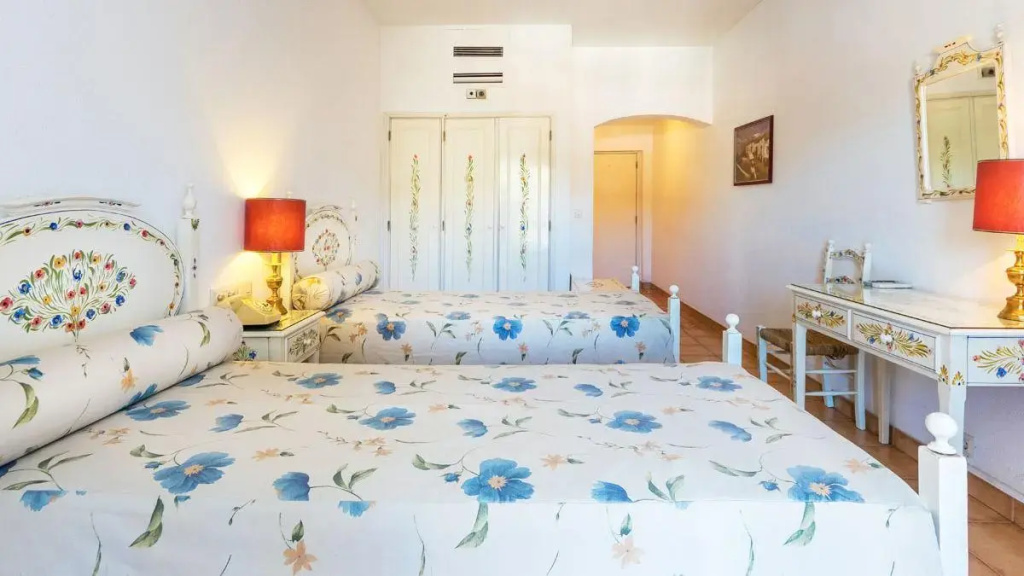 Standard Double room (twin beds)