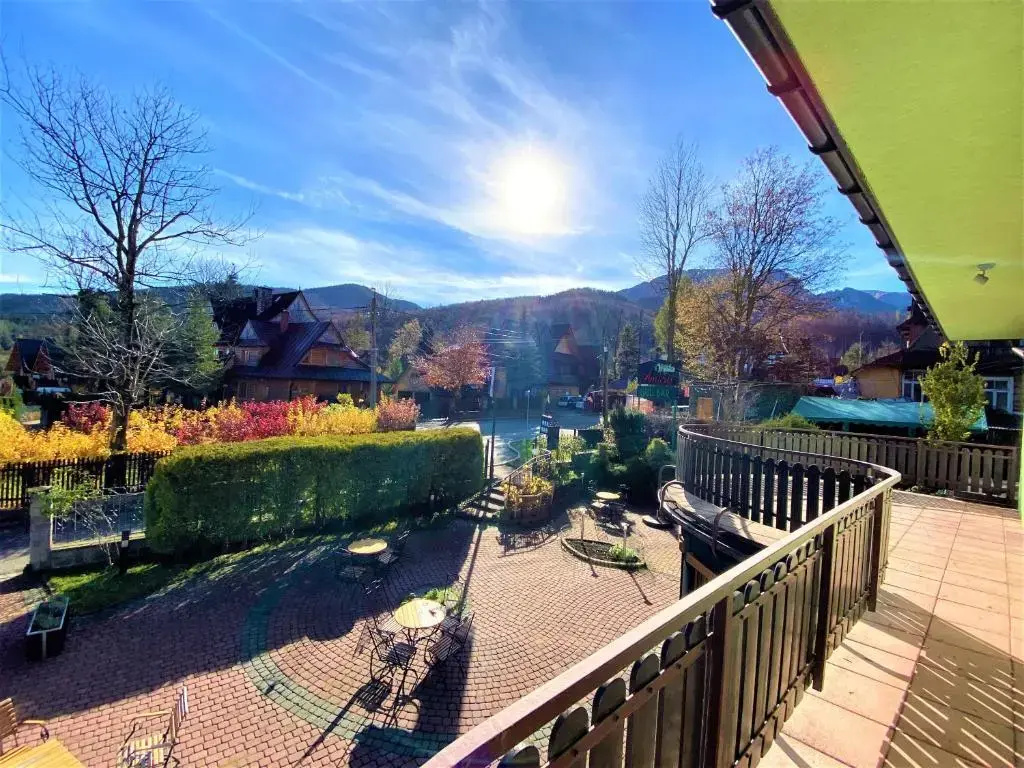 Standard Double room with mountain view (full double bed)