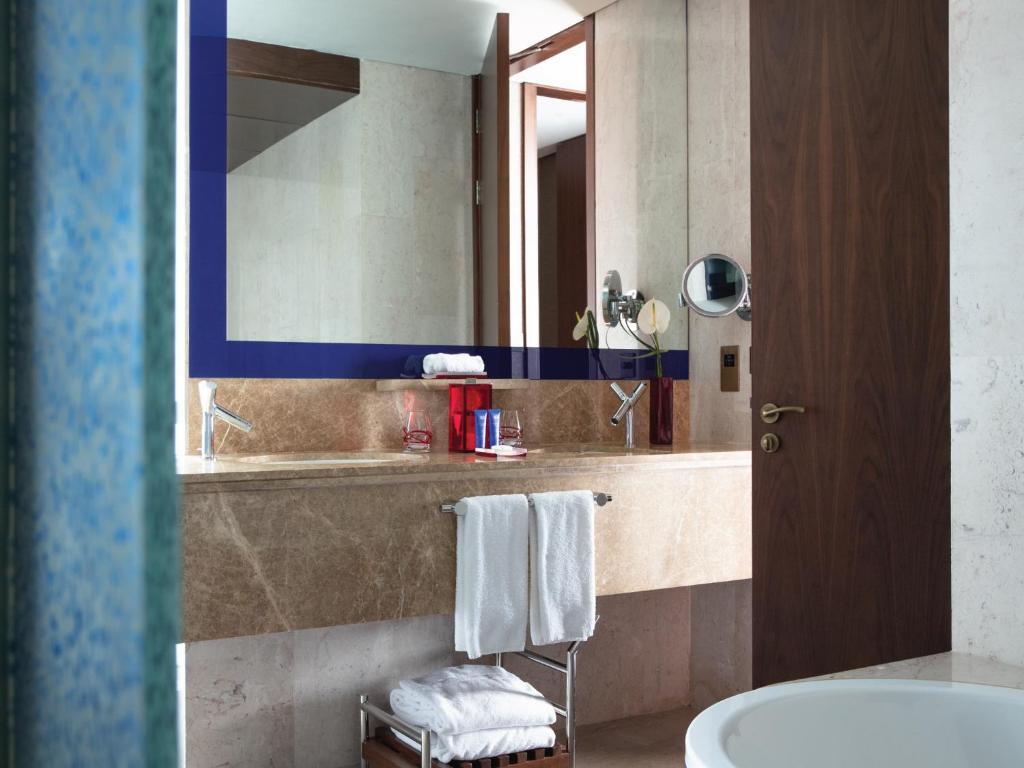 Jumeirah Creekside Hotel