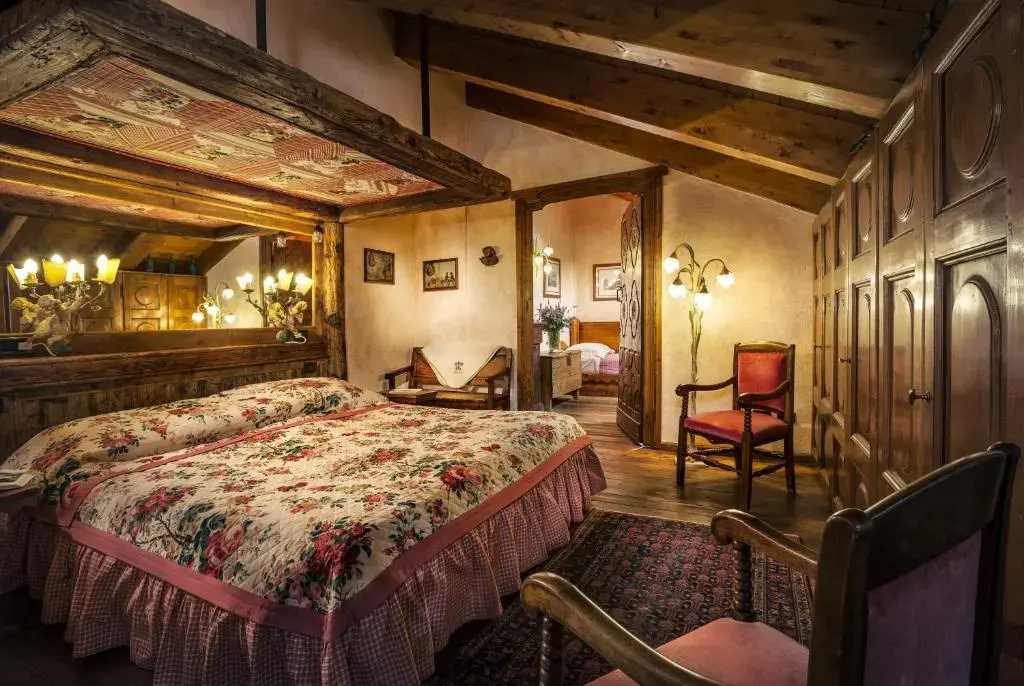 Deluxe Double room (full double bed)