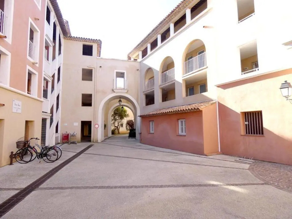 Appartement Six-Fours-les-Plages, 2 pièces, 4 personnes - FR-1-316-244