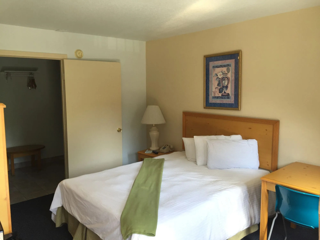 Bay Inn and Suites at Seaworld