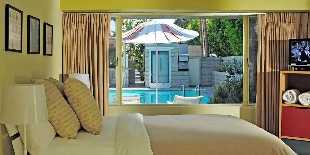 Standard Double room with pool view (full double bed)