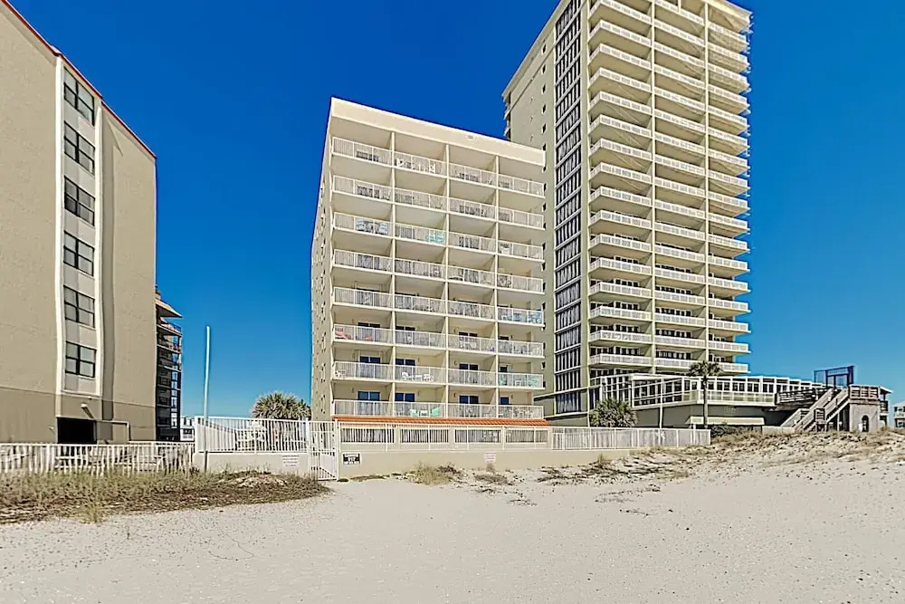 New Listing! Beachfront W/ Pool & Balcony 1 Bedroom Condo