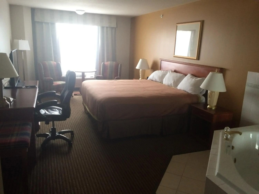 Foxwood Inn & Suites - фото 6
