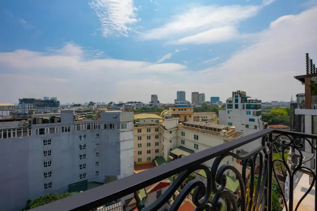 Executive room with balcony and with city view
