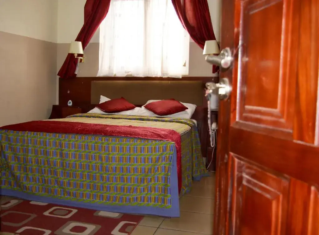 Economy room