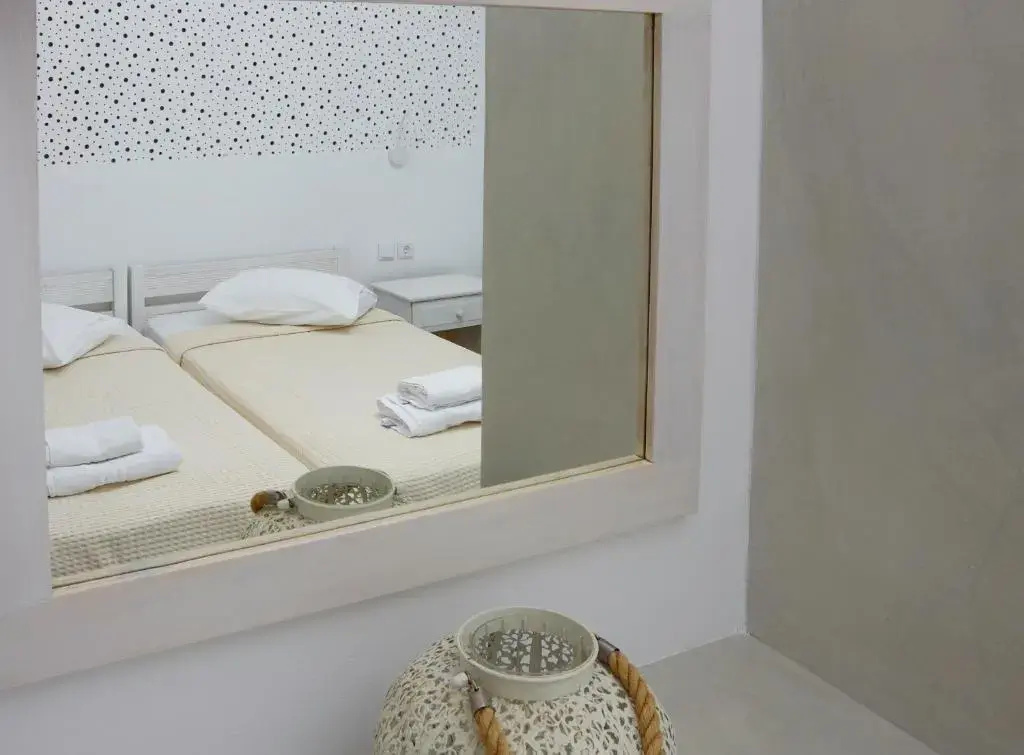 Standard Double room with pool view (full double bed)