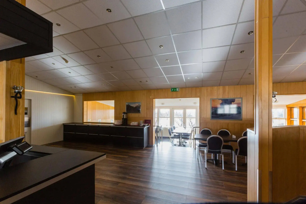 Lobby & Reception