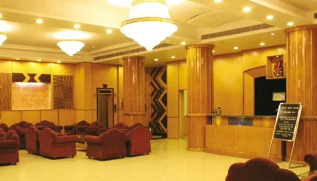 Lobby & Reception