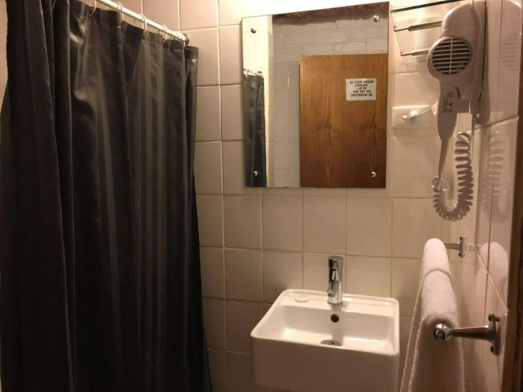 The Lookout Cave Underground Motel — фото 4