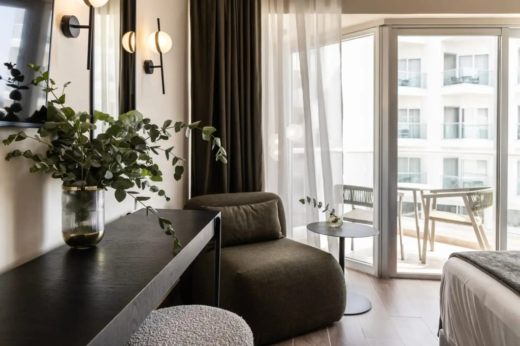 Superior room