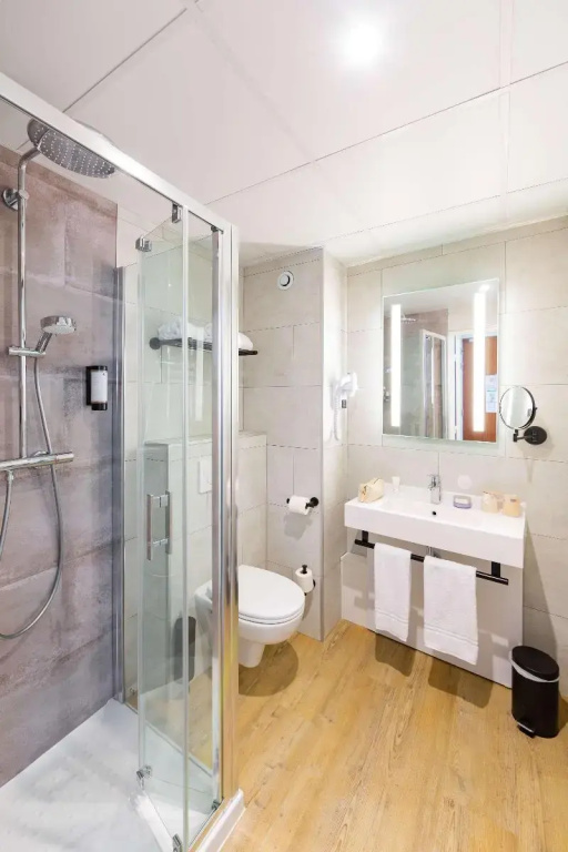 Deluxe Double room (full double bed)