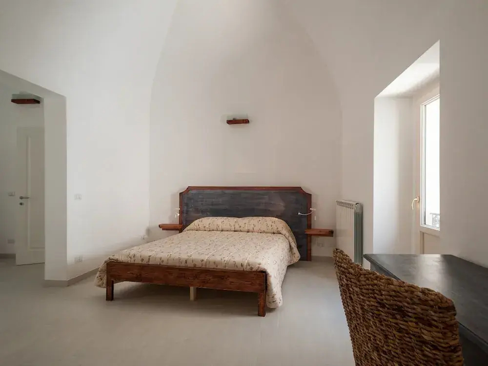 Deluxe Double room (full double bed)