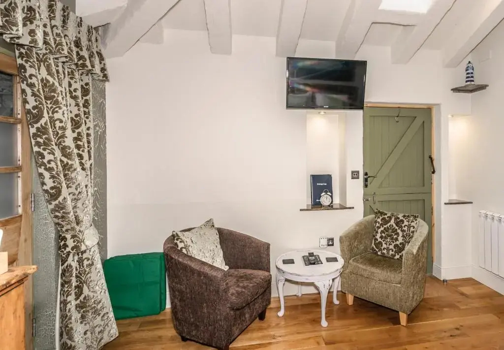 Deluxe Double room with garden view (full double bed)