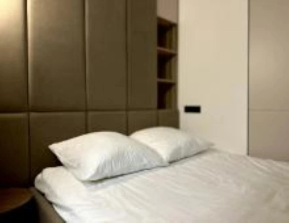 Room (Рум) — 2