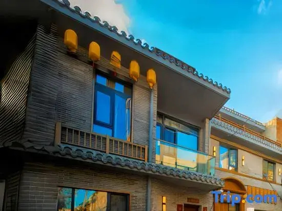 Liwu Homestay (Luoyi Ancient City Lijingmen Cross Street Branch)