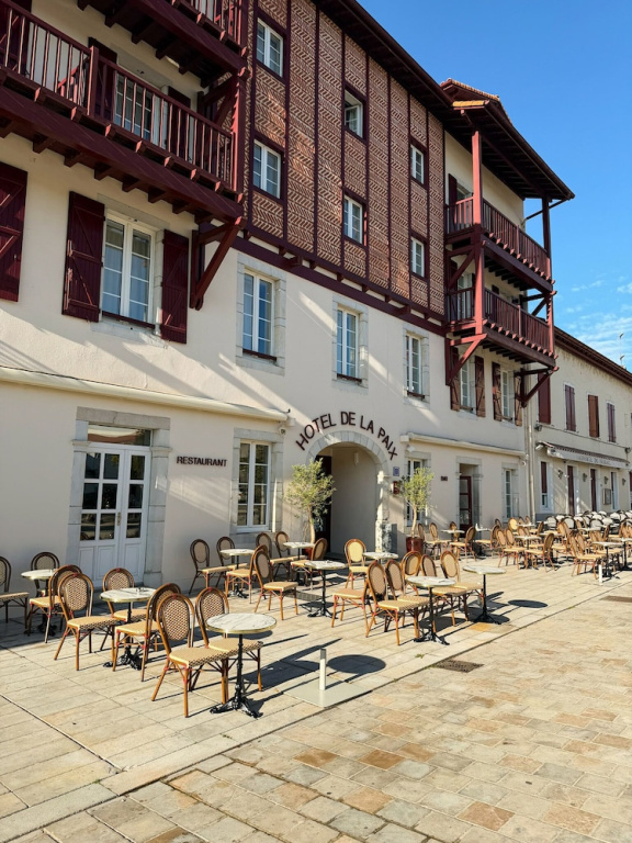 Hotel De La Paix