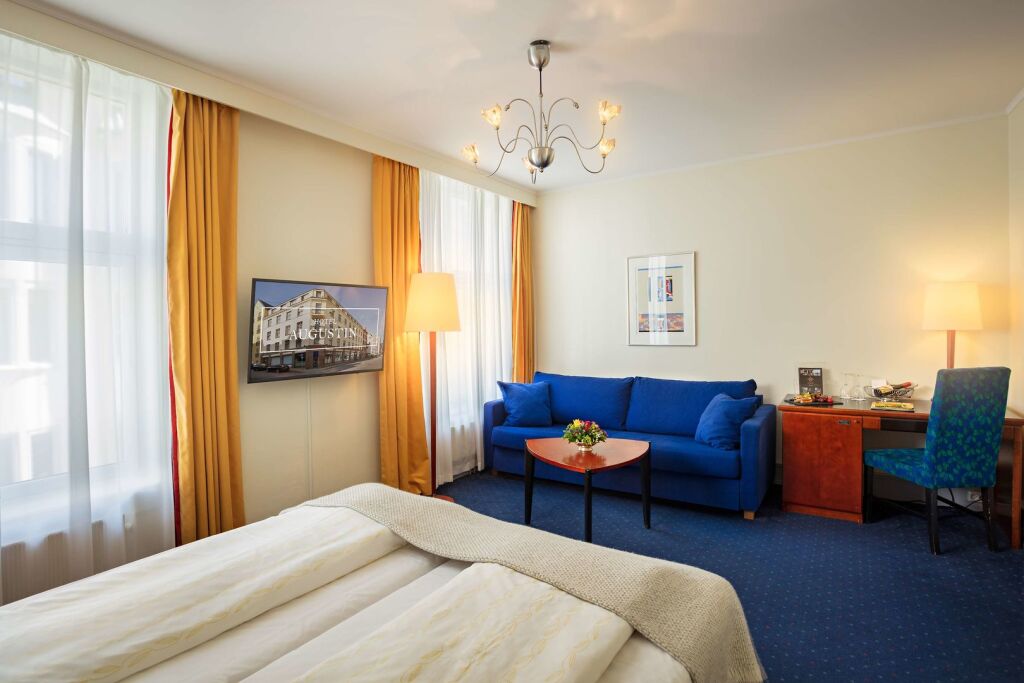 Heimen Hotel by null