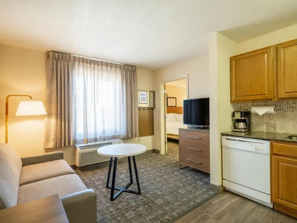 Staybridge Suites Milwaukee Airport South by IHG - Chambres
