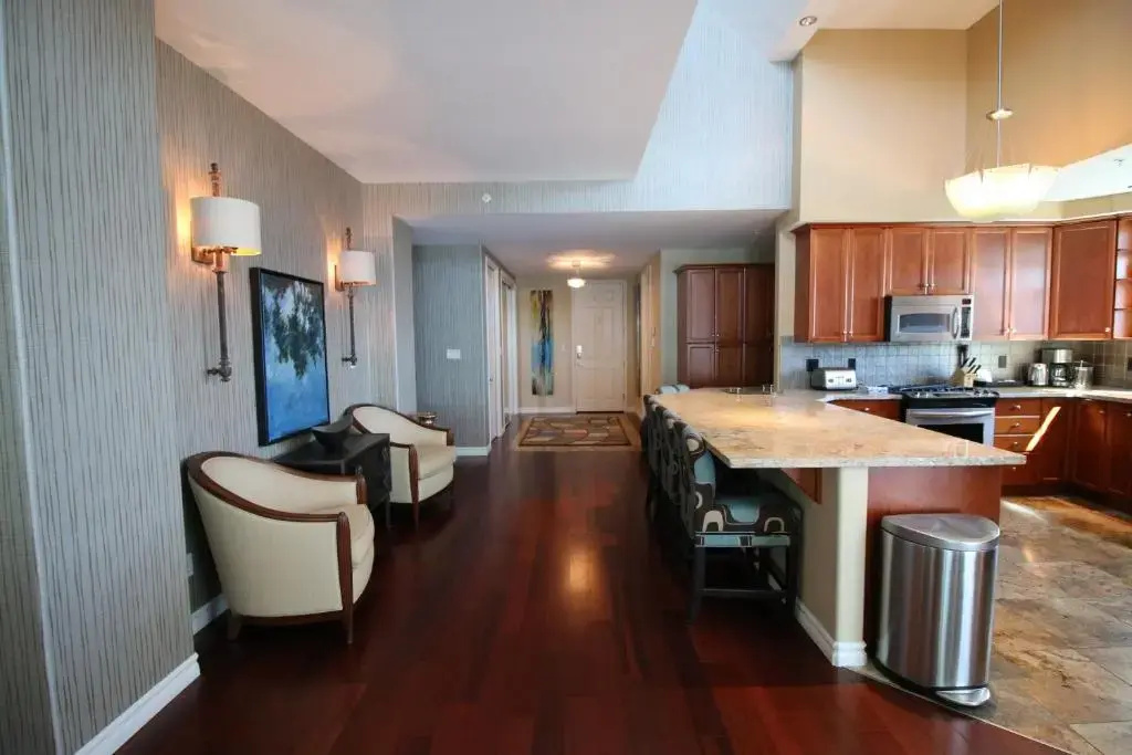 Sunset Waterfront Resort by Discover Kelowna Resort Accommodations - Chambres