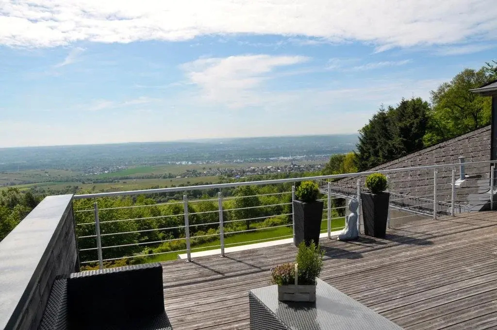Balcony & Terrace