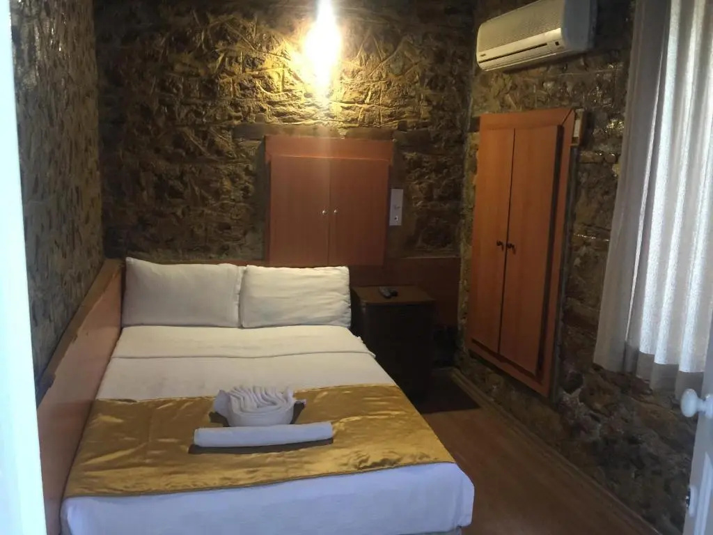 Economy room