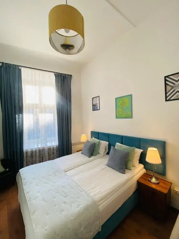 Standard Double room with city view (full double bed)