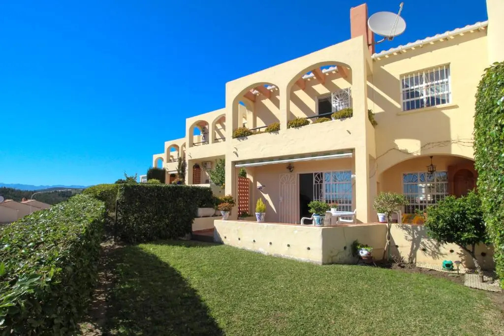 Polarsol 3 Townhouse in Club la Costa by Rafleys