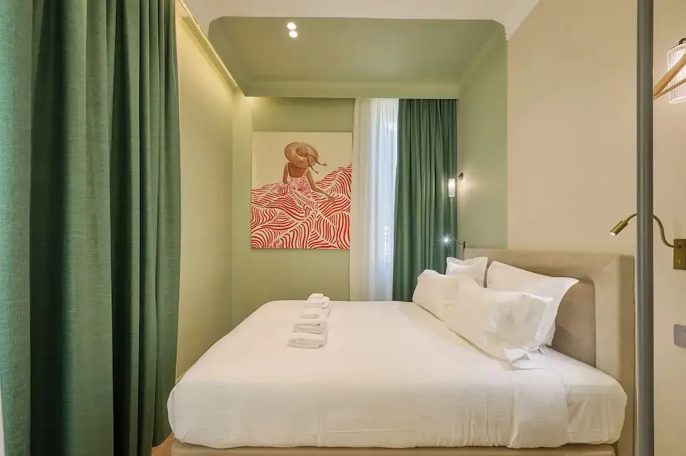 Deluxe Double Studio with courtyard view (full double bed)