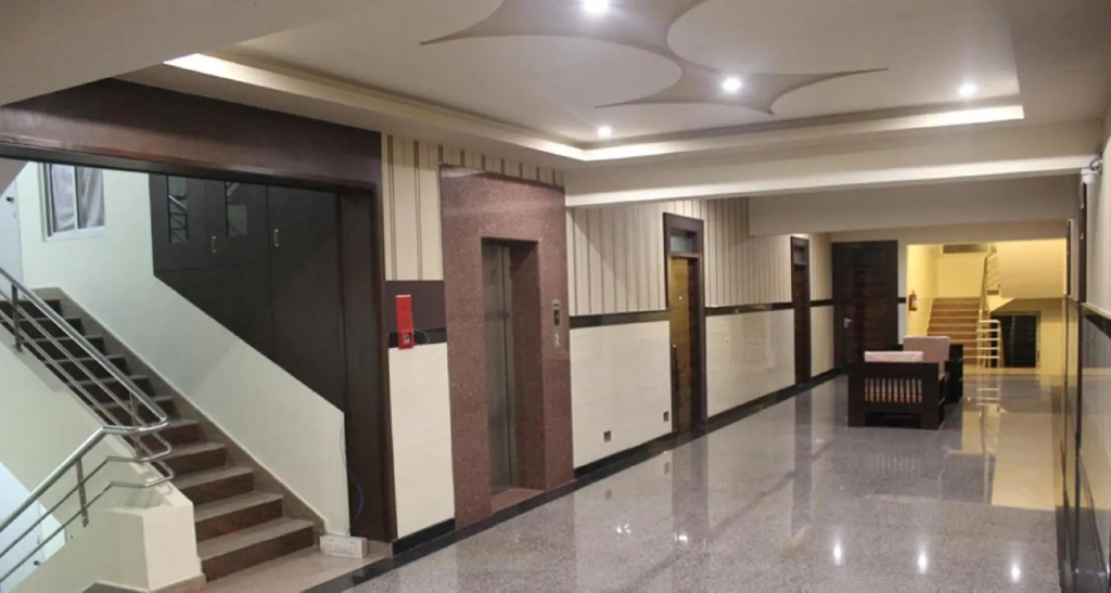 Lobby & Reception