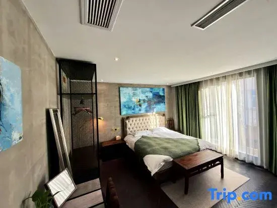 Luxury Suite