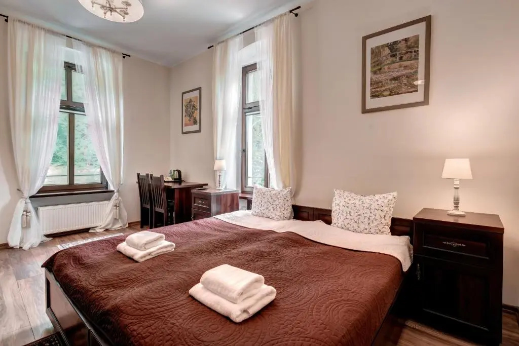 Standard Double room (full double bed)