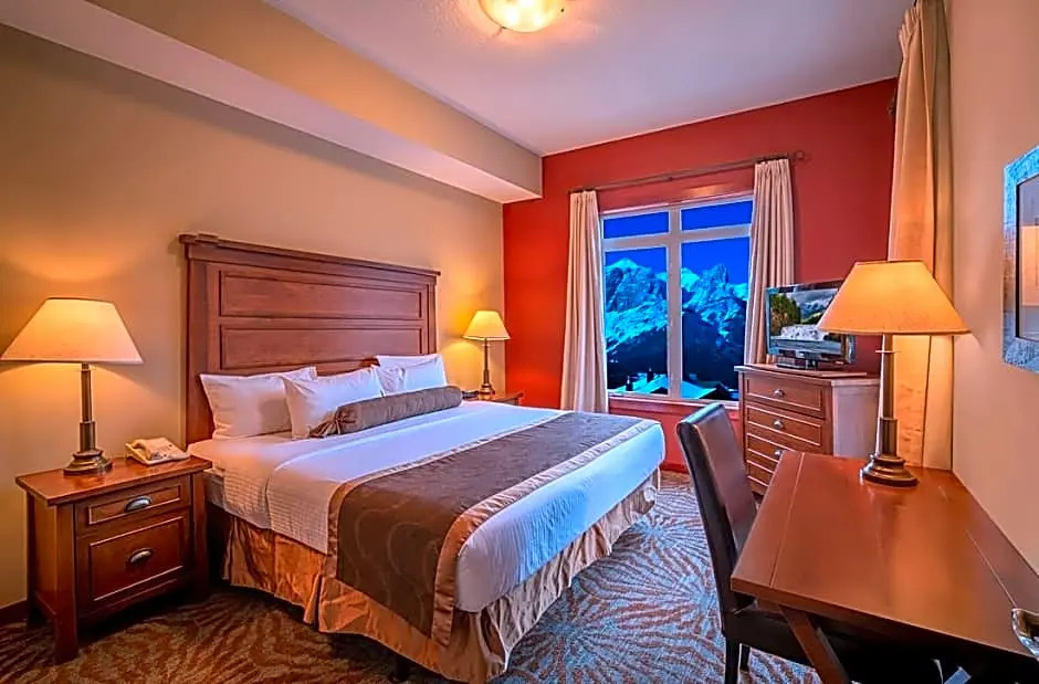 1 Bedroom Suite with mountain view